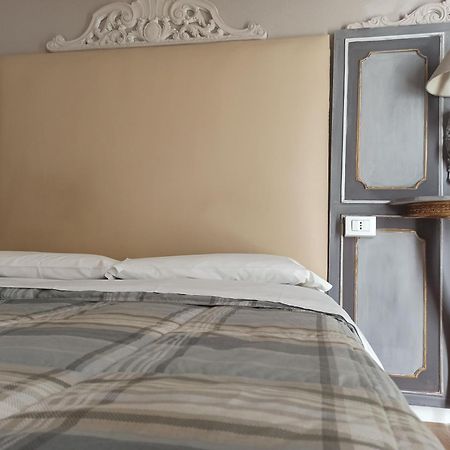 Bed and Breakfast Cascina La Castagnara Oriolo  Habitación foto