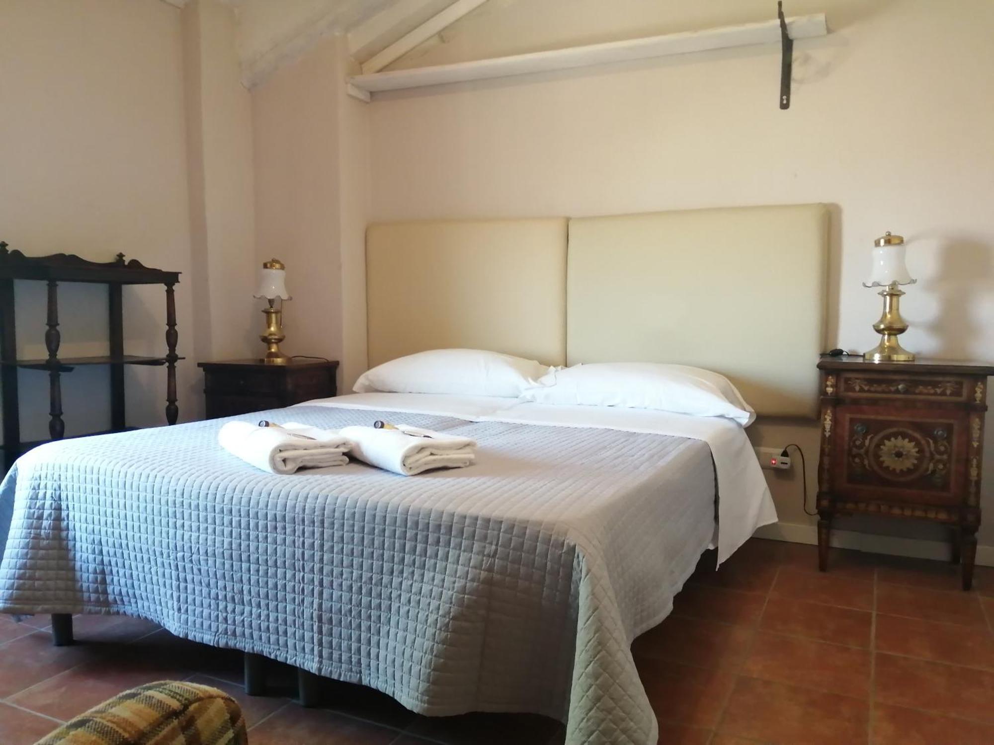 Bed and Breakfast Cascina La Castagnara Oriolo  Habitación foto